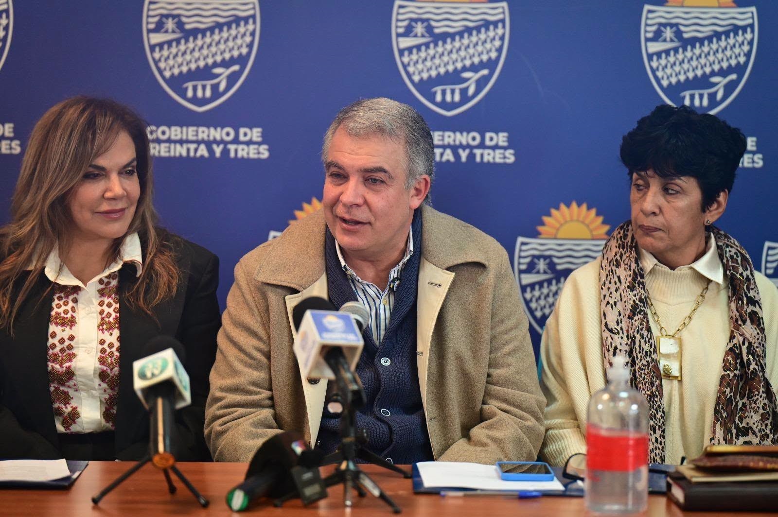 Intendente Departamental puso en marcha reunión de la Comisión Interdepartamental de Personas con Discapacidad (CIPEDI) del Congreso de Intendentes, realizada en el Polo Deportivo de Treinta y Tres a través de la dirección general de Familia Género y Discapacidad.